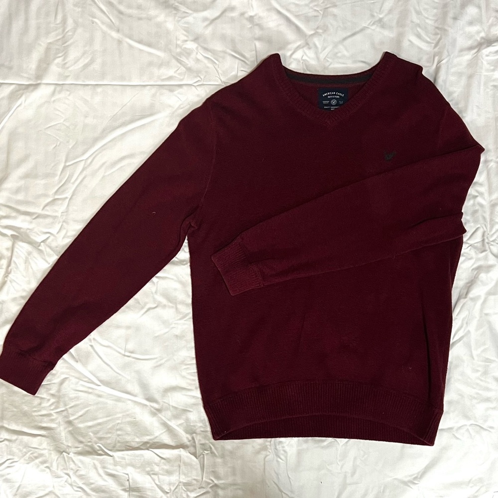 American Eagle sweater, size large, maroon color, warm